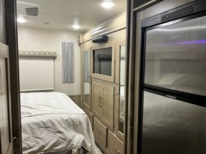 2020 Coachmen Pursuit 29’ Motorhome w/ Super Slide Photo