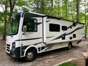2020 Coachmen Pursuit 29’ Motorhome w/ Super Slide Photo