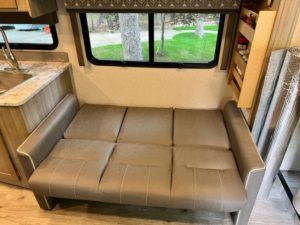 2020 Coachmen Pursuit 29’ Motorhome w/ Super Slide Photo